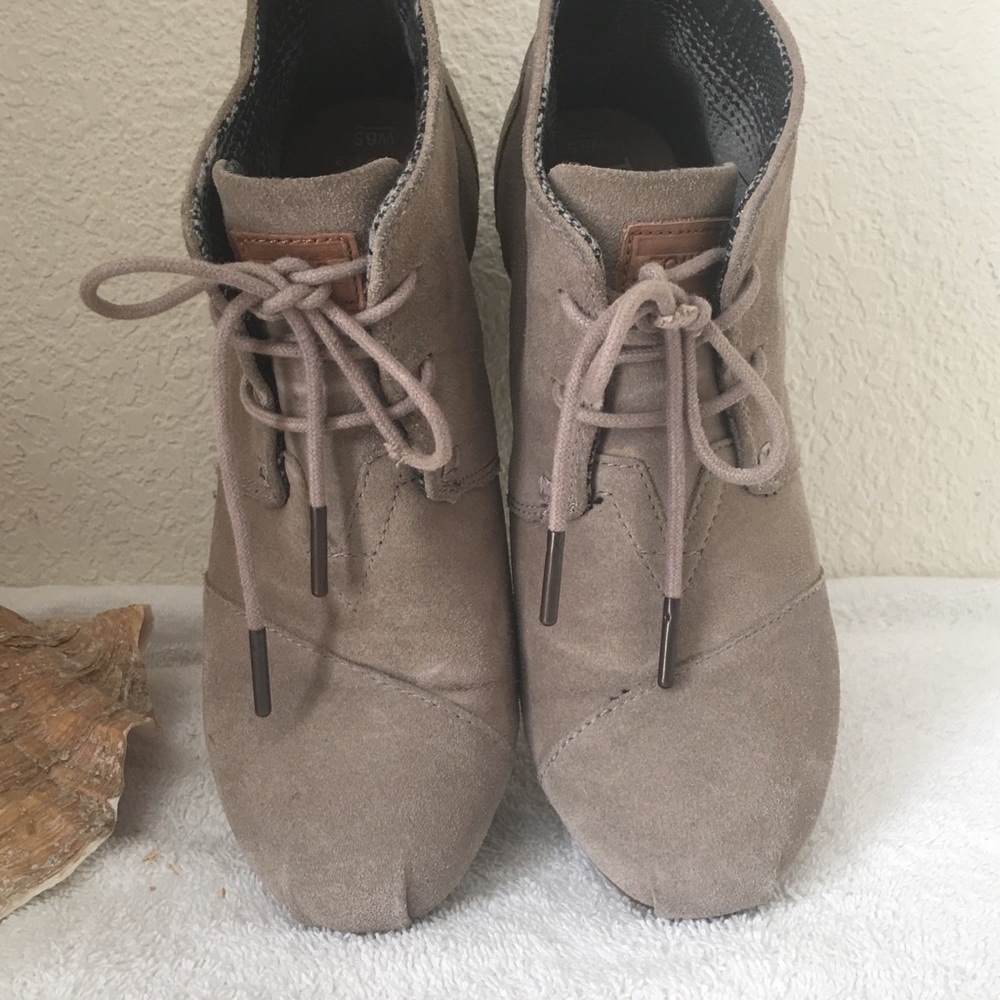 TOMS Desert Wedge Booties in Grey Suede